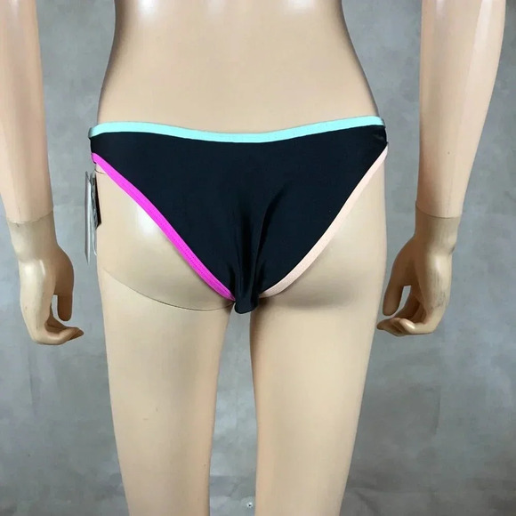 Hula Honey Bikini Set NWT Medium - Picture 9 of 16